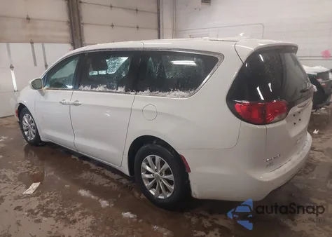 2018 Chrysler Pacifica Touring Plus z USA, uszkodzony, nr VIN 2C4RC1FG9JR183009